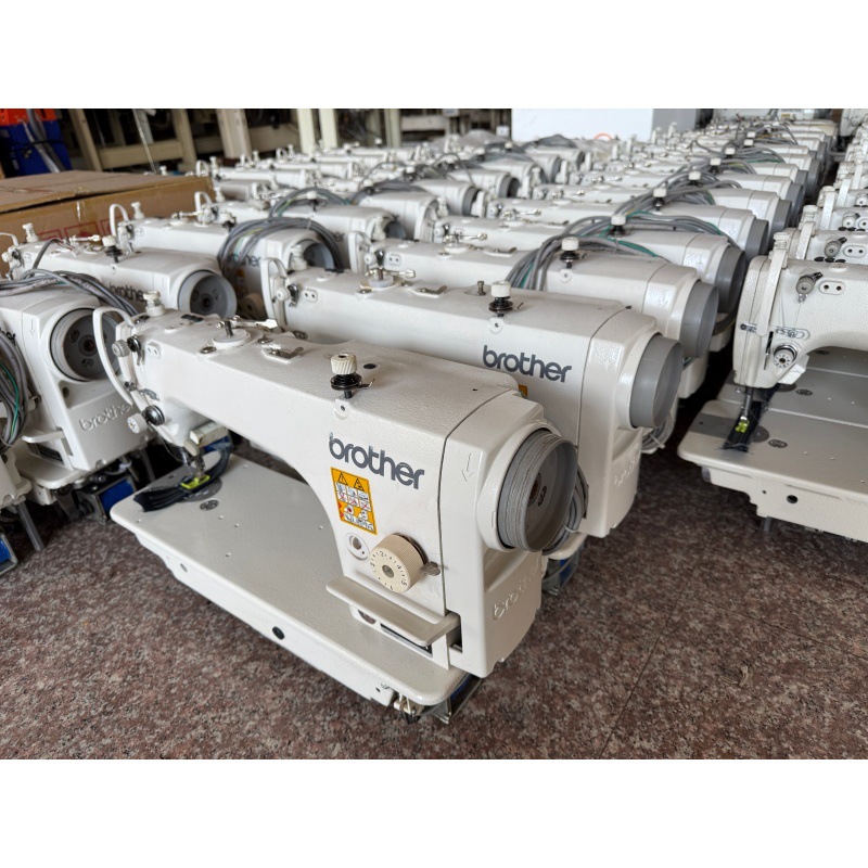 Used Original Genuine Brother S-7200C Full Set of Computer Flatbed Direct-Drive Thread-Trimming Flat Sewing Machine Industrial Sewing Machine