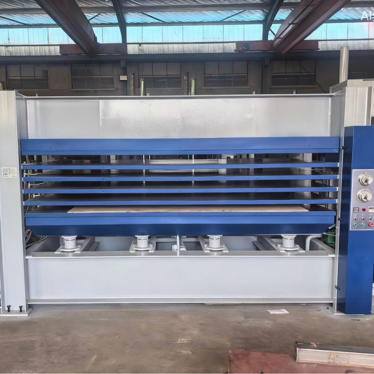 Heat Press qurğu Woodworking maşın avadanlığı Veneer Press qurğu Fully Automatic Hydraulic Press qurğu üçün Wood Doors Melamine Flattening Press