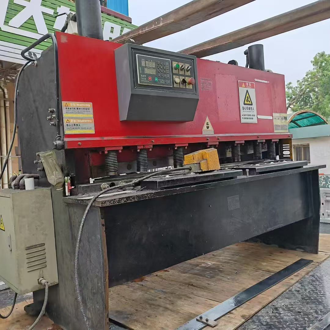 İşlənmiş qayçı-kəsici və bükmə presi, 4×1,6 metr, rəqəmsal idarəetməli metal üçün tam avtomatik kəsmə və bükmə dəzgahı, işlənmiş sac metal avadanlığı
